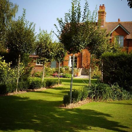Walwyn Court Barns Villa เลดบรี ภายนอก รูปภาพ
