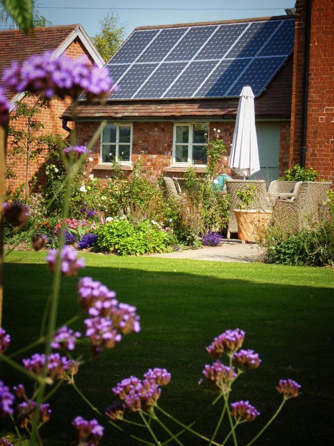 Walwyn Court Barns Villa เลดบรี ภายนอก รูปภาพ