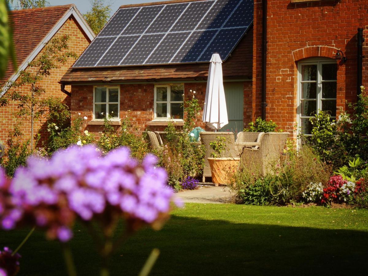 Walwyn Court Barns Villa เลดบรี ภายนอก รูปภาพ