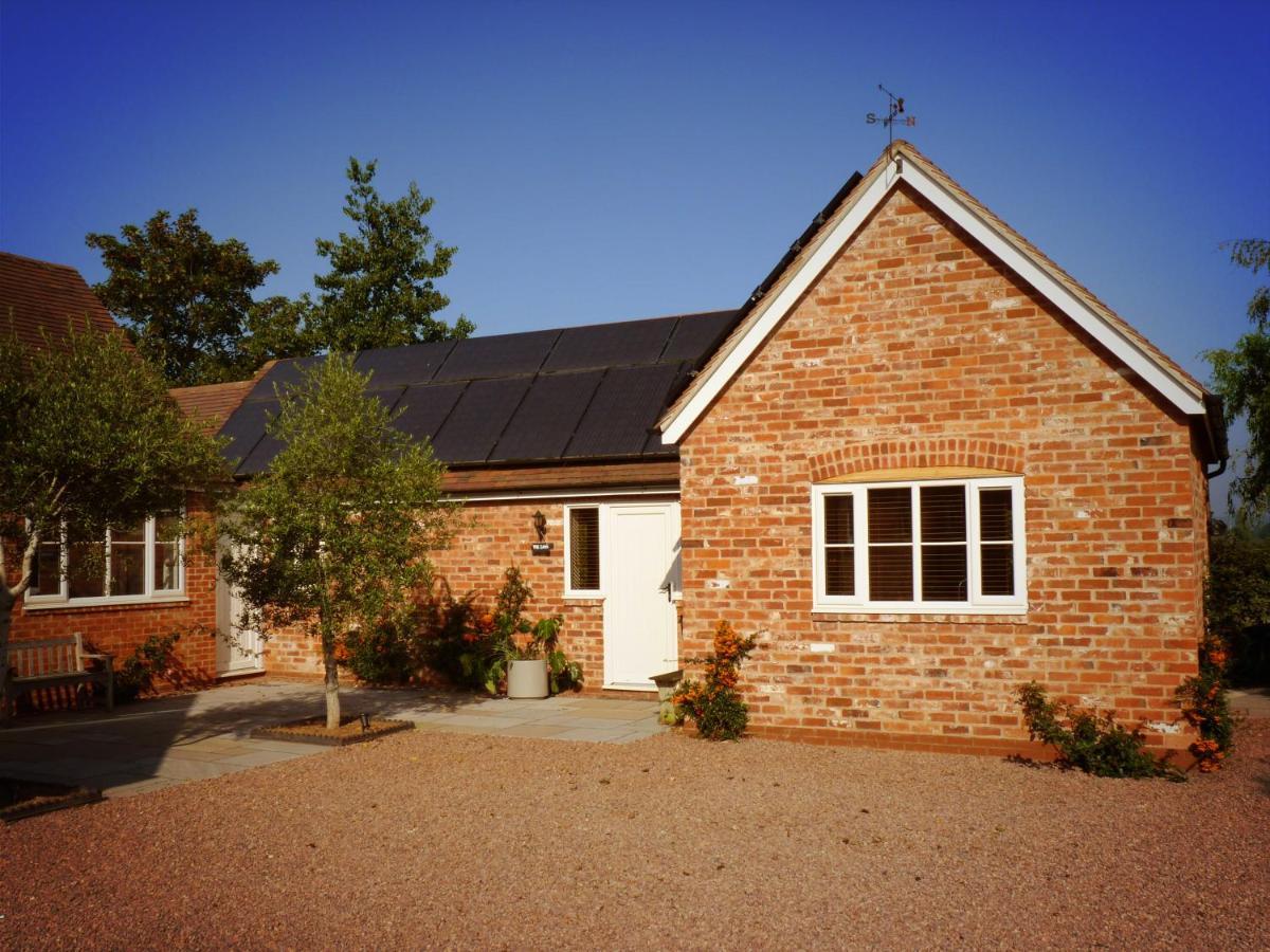 Walwyn Court Barns Villa เลดบรี ภายนอก รูปภาพ