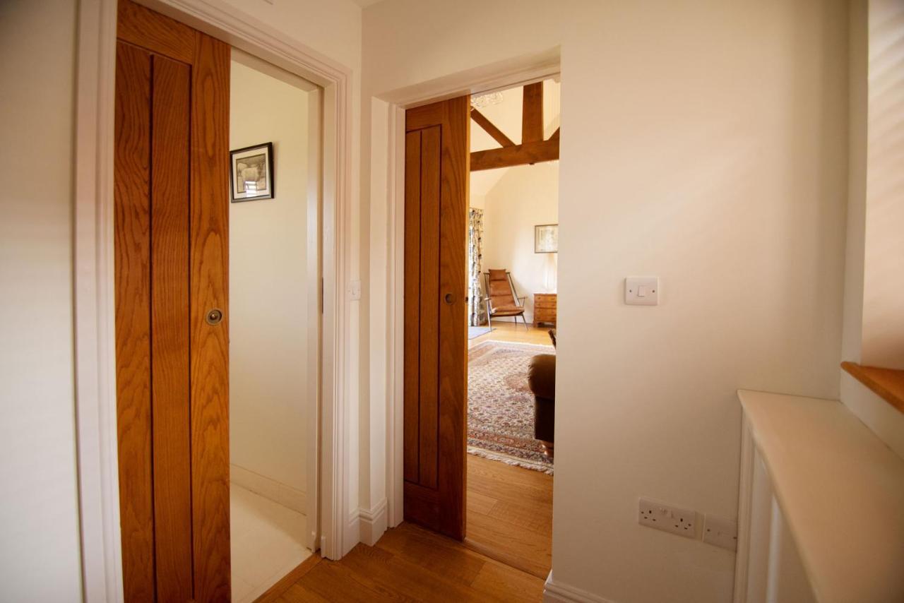 Walwyn Court Barns Villa เลดบรี ภายนอก รูปภาพ