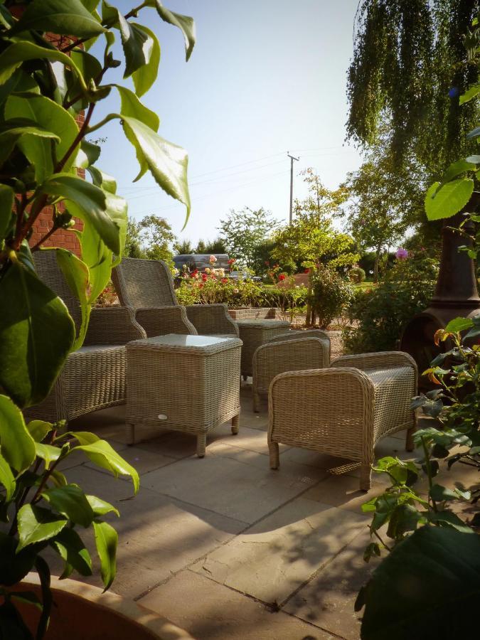 Walwyn Court Barns Villa เลดบรี ภายนอก รูปภาพ