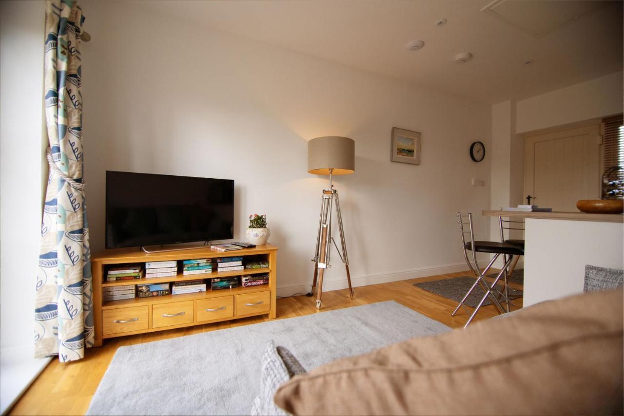 Walwyn Court Barns Villa เลดบรี ภายนอก รูปภาพ