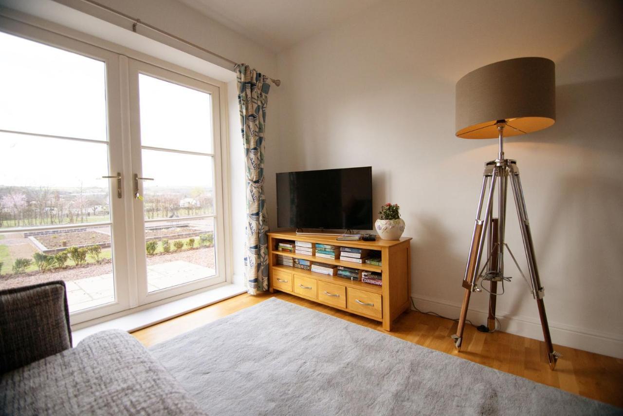 Walwyn Court Barns Villa เลดบรี ภายนอก รูปภาพ