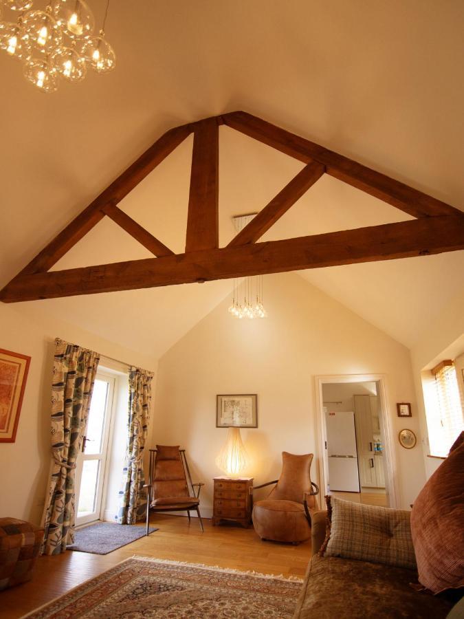 Walwyn Court Barns Villa เลดบรี ภายนอก รูปภาพ