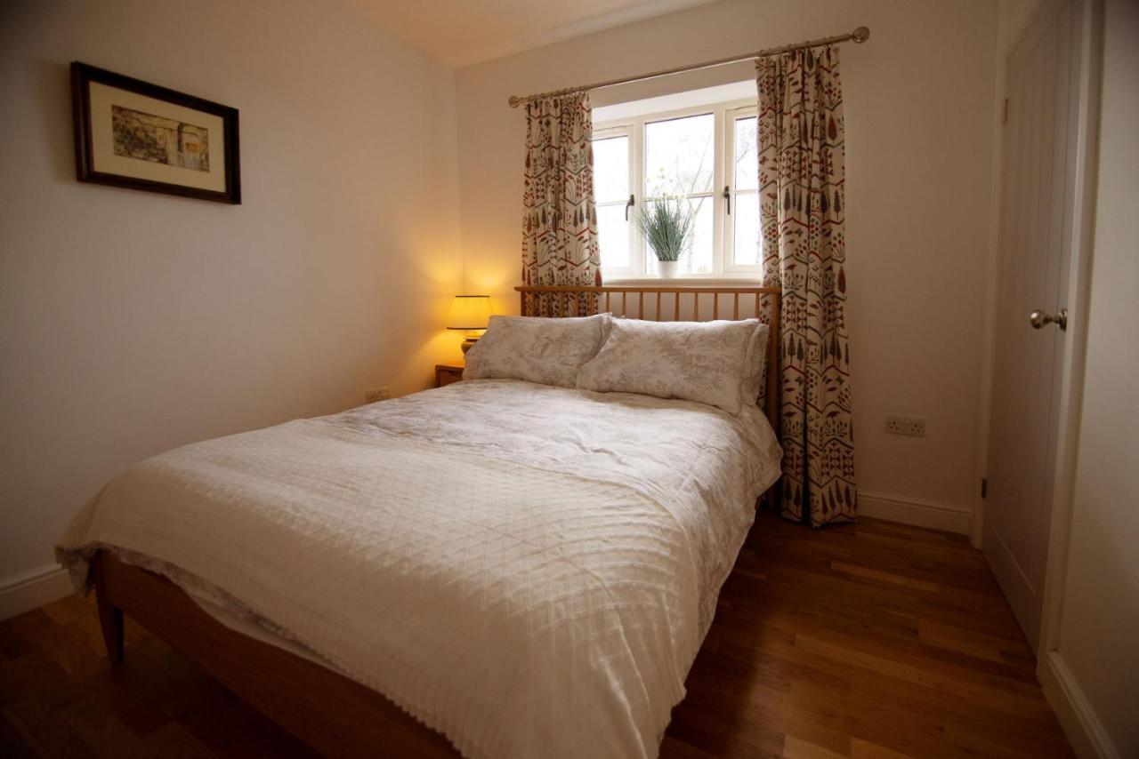 Walwyn Court Barns Villa เลดบรี ภายนอก รูปภาพ