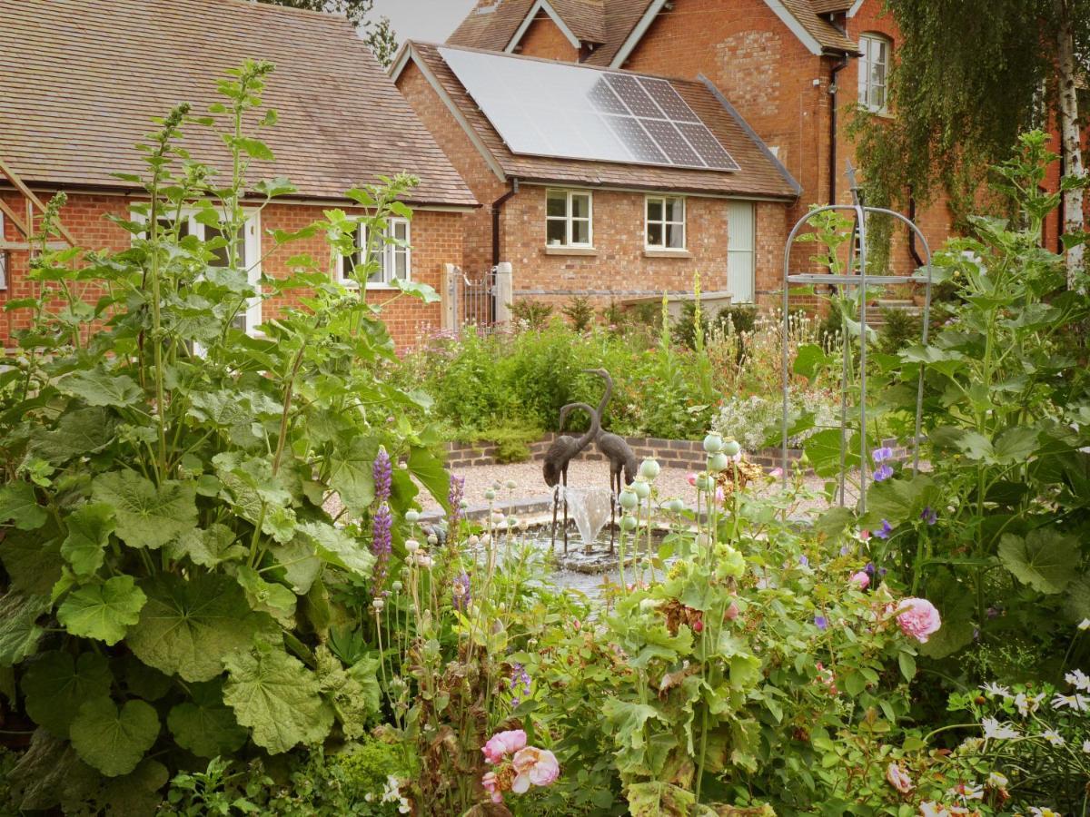 Walwyn Court Barns Villa เลดบรี ภายนอก รูปภาพ